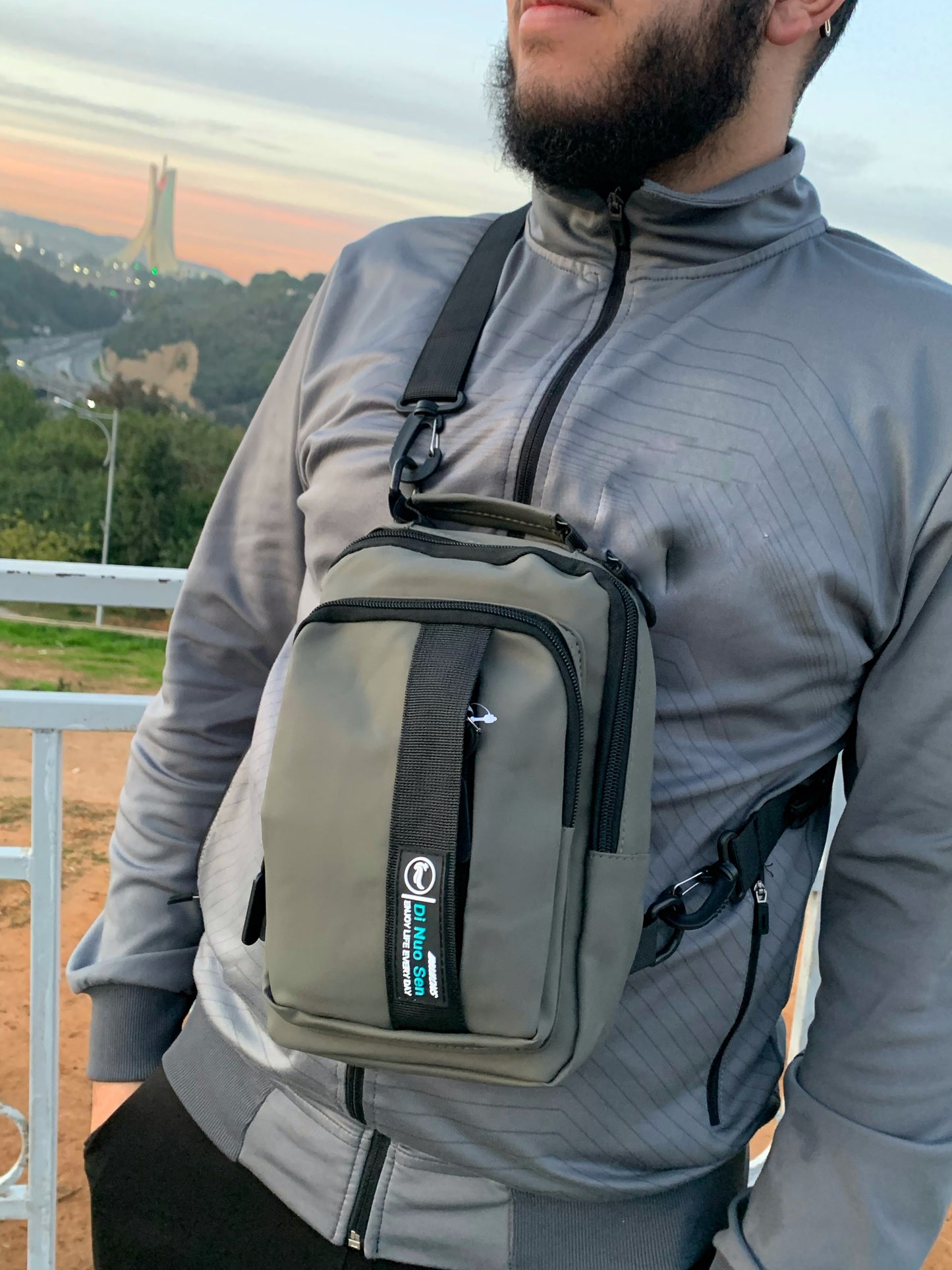 Sacoche imperméable top qualité ✅avec câble et sortie usb✨